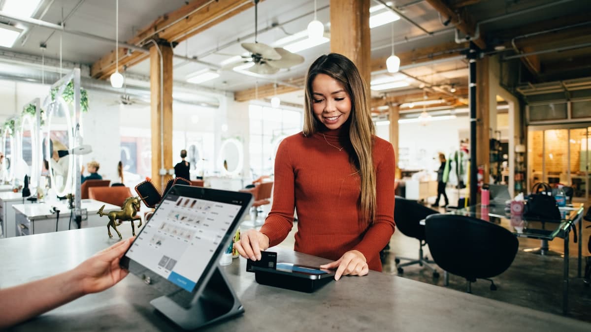 The 90-Day Retargeting Funnel Strategy That Converts Window Shoppers into Repeat Buyers - retargeting funnel strategy ecommerce buyers guide by Sadab