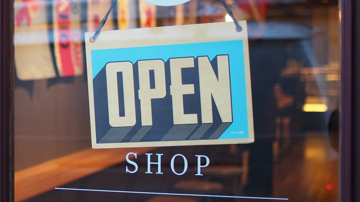 E-Commerce SEO: How to Write Product Descriptions That Rank and Convert Simultaneously - ecommerce seo product description writing guide by Sadab