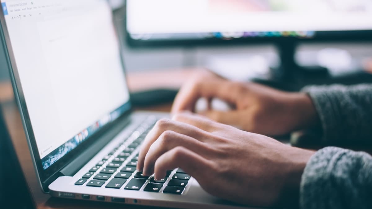 How to Launch a LinkedIn Newsletter That Builds a High-Value Enterprise Audience - launch linkedin newsletter subscriber growth guide by Sadab